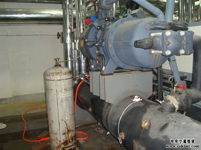 南陽中央空調(diào)維修鎮(zhèn)平縣醫(yī)院壓縮機(jī)大修